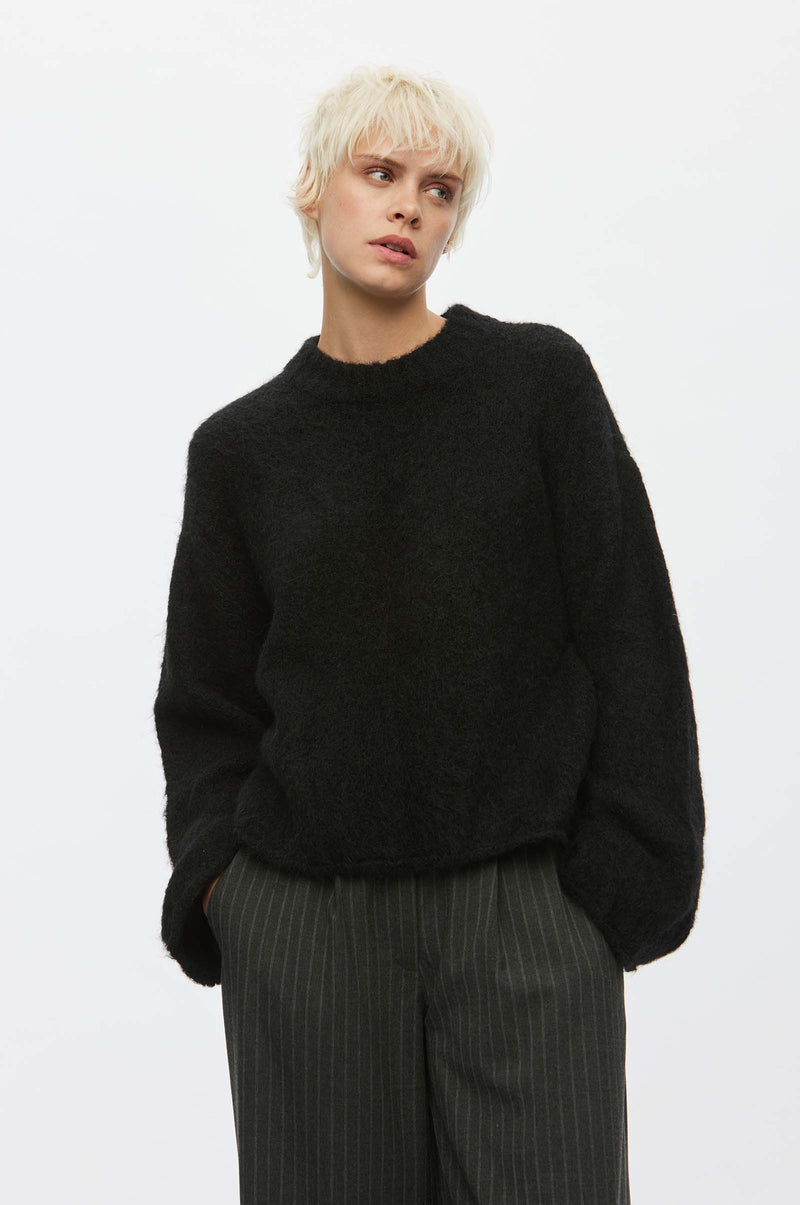 OSCult Knit O-Neck